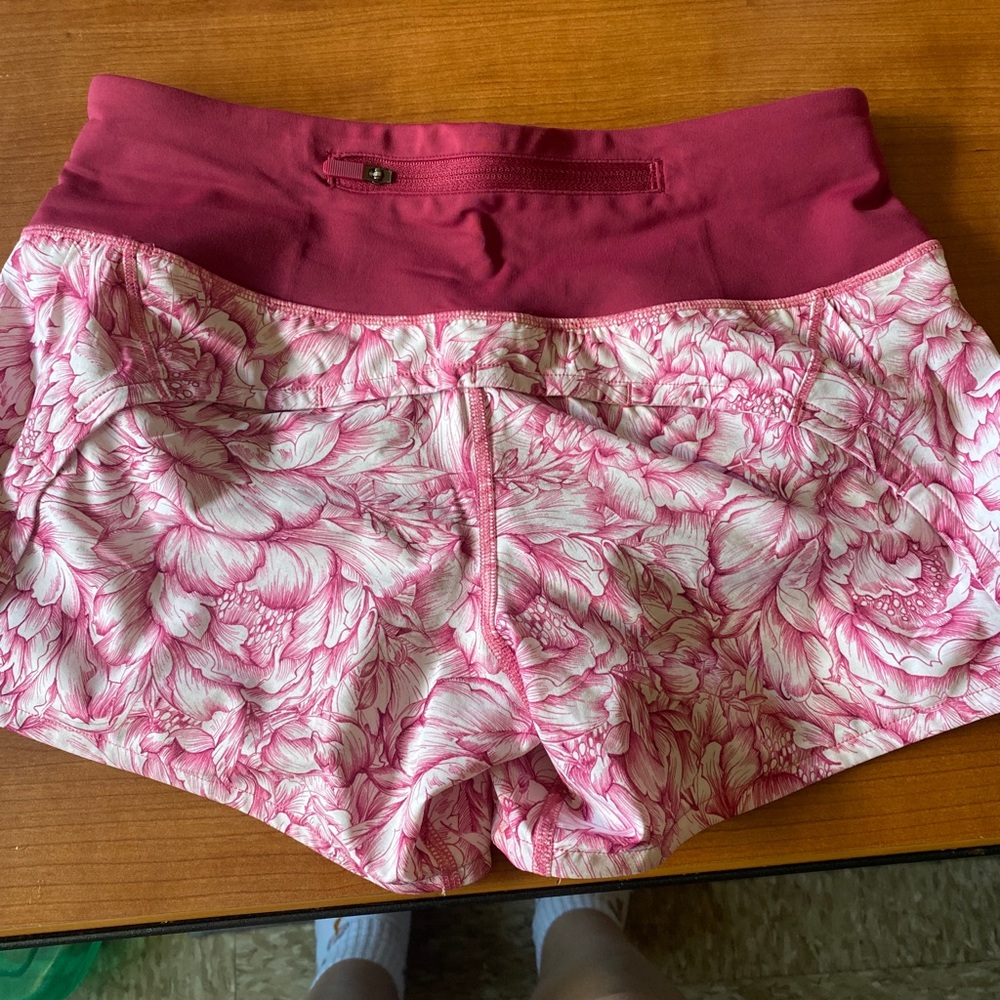 lululemon rare floral speed up shorts